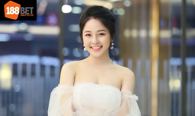 Trâm Anh - Hot Girl World Cup Ngày Ấy Và Bây Giờ 1 Điểm nhanh tiểu sử nổi bật về hot girl Trâm Anh