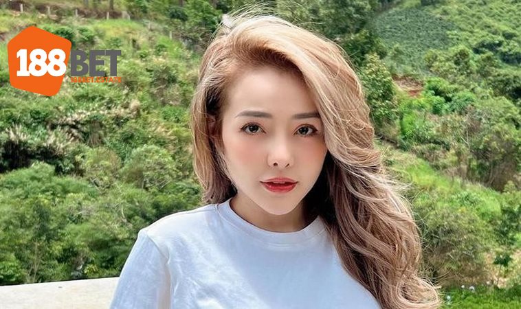 Ngân 98 Với Những Hình Ảnh Nóng Bỏ Khó Lòng Rời Mắt 1 Ngân 98 tên thật là Võ Thị Ngọc Ngân, một trong những nữ DJ nóng bỏng