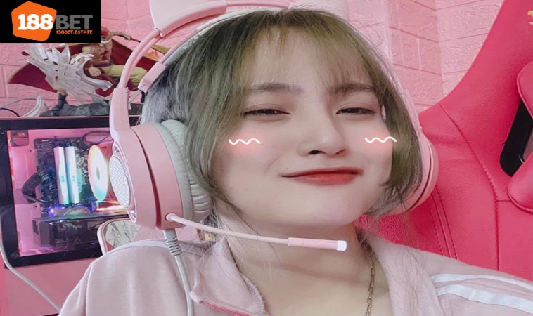 Alice Heavy Lộ Clip Nóng Bỏng Bên Bạn Trai Hot Nhất MXH 1 Nữ streamer Free Fire đình đám Alice Heavy